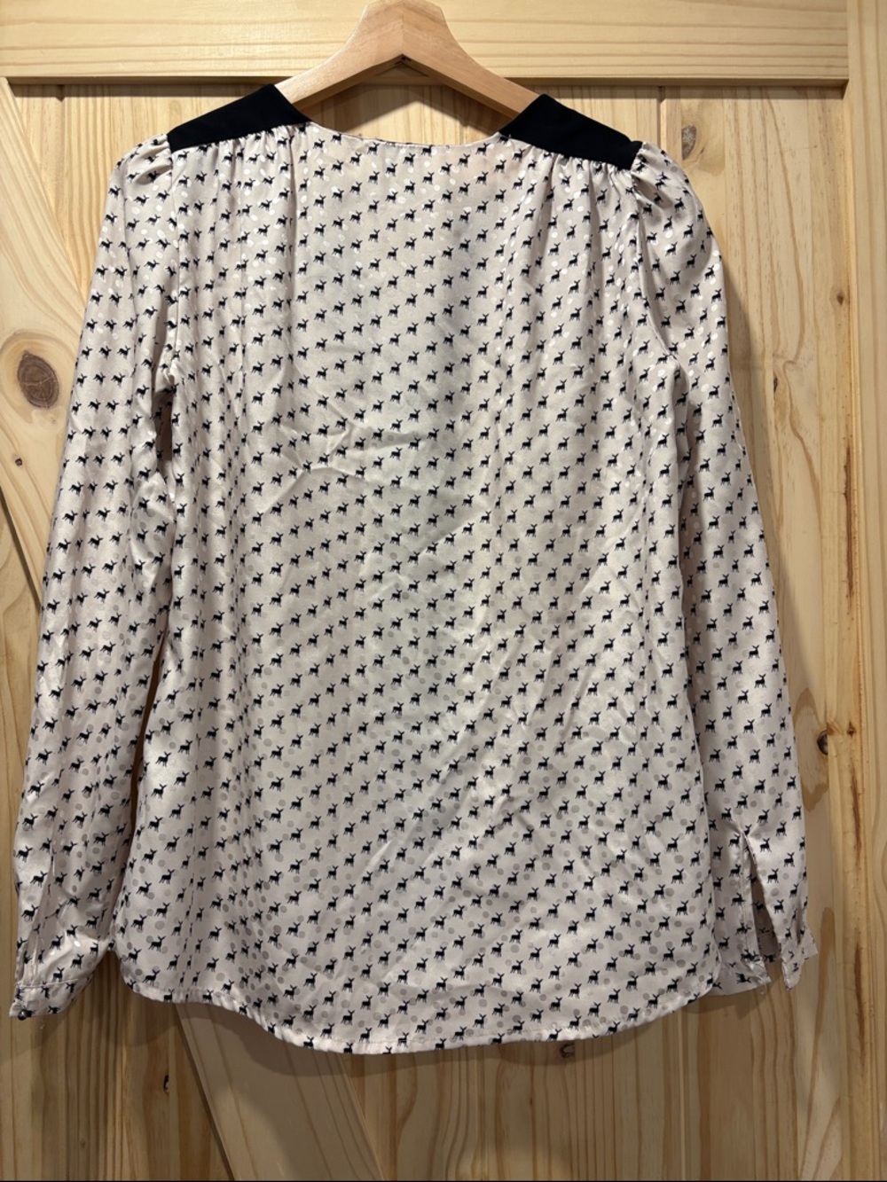 Women's Cream Printed Long-Sleeve Blouse with Black Trim - Picture 2 of 4